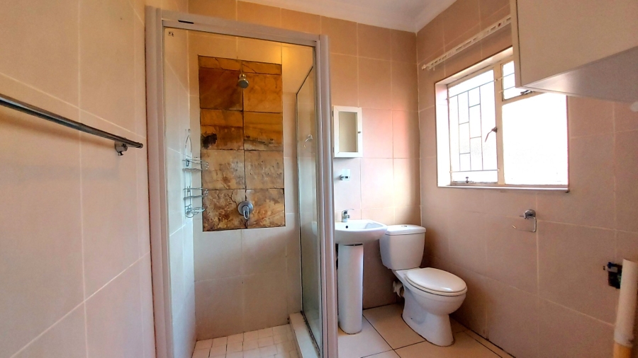 6 Bedroom Property for Sale in Ifafi North West